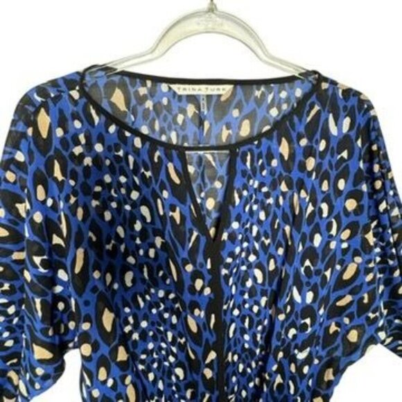 TRINA TURK Blue Black and Beige Spotted Print Silk Keyhole Neck Dolman Blouse - Picture 3 of 7